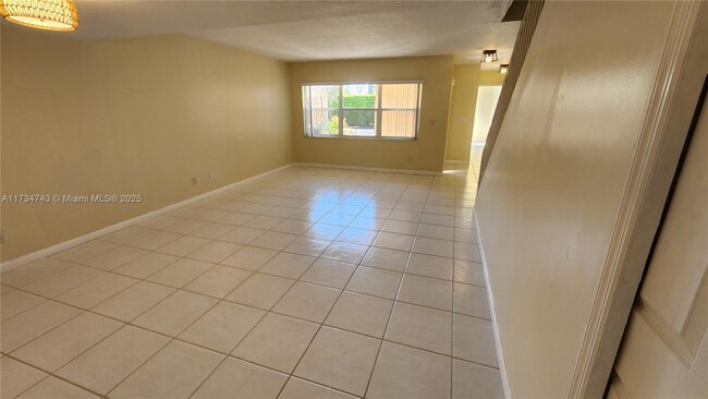 1457 NW 124th Ave in Pembroke Pines, FL - Building Photo - Building Photo