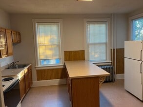 418 Main St, Unit 2nd Fl AptB in Tatamy, PA - Building Photo - Building Photo