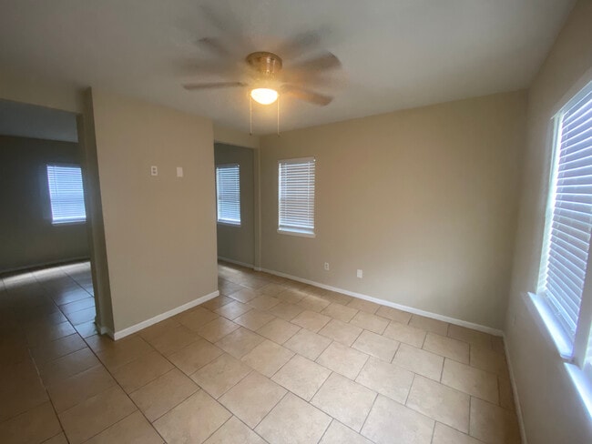 2035 Amelia St, Unit 2035 in New Orleans, LA - Foto de edificio - Building Photo