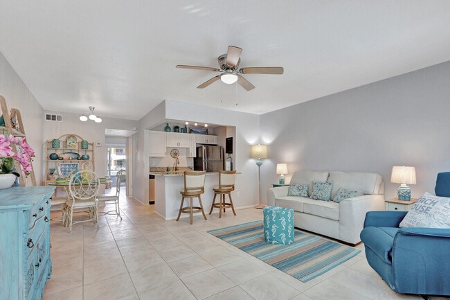 111 Doolen Ct in North Palm Beach, FL - Building Photo - Building Photo