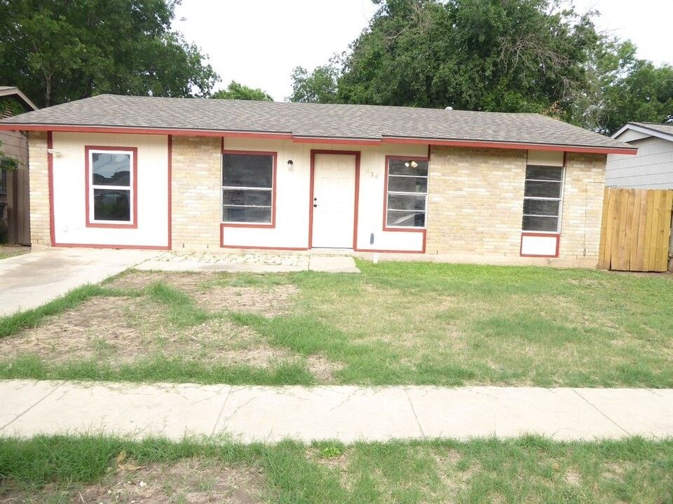 834 Walnut Park St in San Antonio, TX - Building Photo