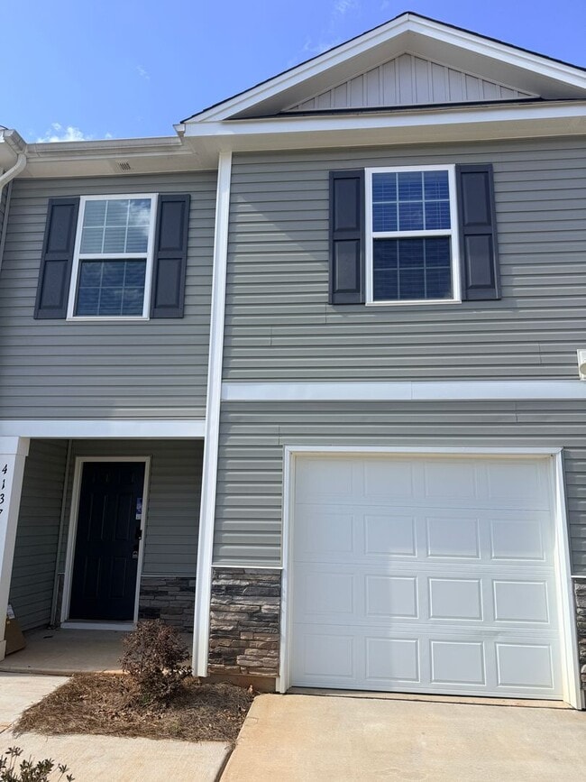 4137 Lurelin Ln in Charlotte, NC - Building Photo - Building Photo