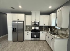 9815 Garcroft St in Houston, TX - Building Photo - Building Photo