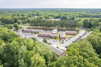 Colonial Pines in Williamsburg, VA - Building Photo - Building Photo