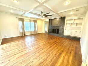 9306 Utica Dr in Lubbock, TX - Building Photo - Building Photo