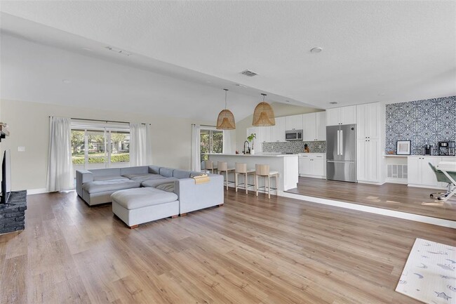 4520 Lake Gem Cir in Orlando, FL - Building Photo - Building Photo