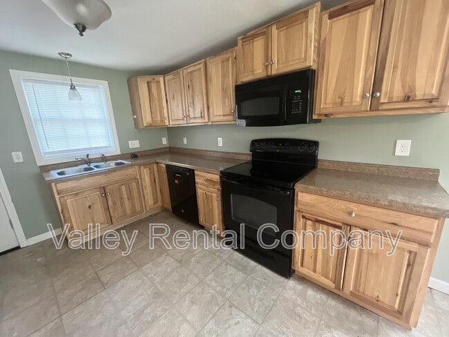 201 Middle St in Hadley, MA - Building Photo - Building Photo