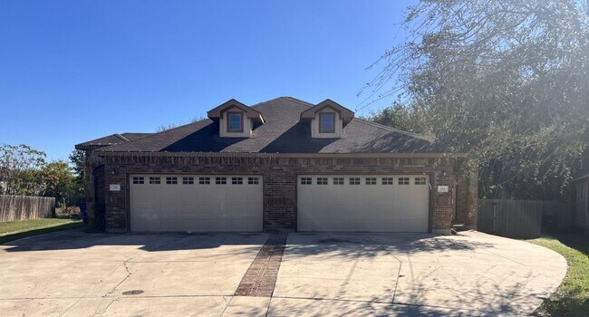 284 Rosalie Dr in New Braunfels, TX - Building Photo - Building Photo