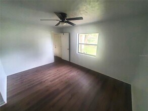 5851 NW 55th Ct in Ocala, FL - Foto de edificio - Building Photo