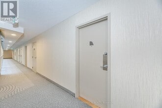 650-650 Queens Quay W in Toronto, ON - Building Photo - Building Photo
