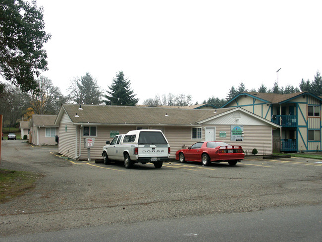 L & S Sunrise Apartments in Lakewood, WA - Building Photo - Building Photo