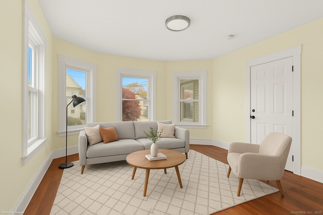 90 Amsterdam Ave in Bridgeport, CT - Building Photo