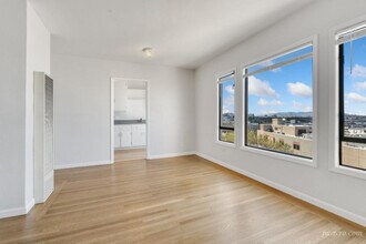 80 Terra Vista Ave in San Francisco, CA - Building Photo - Building Photo