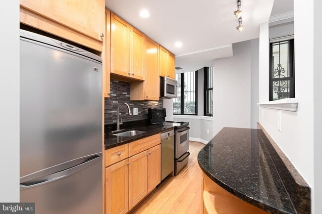 1701 16th St NW, Unit 123 in Washington, DC - Building Photo - Building Photo