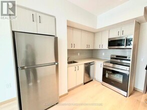 3421 Sheppard Ave E in Toronto, ON - Building Photo - Building Photo