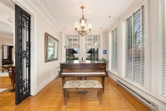 4 Hunter Ave in Newport, RI - Building Photo - Building Photo