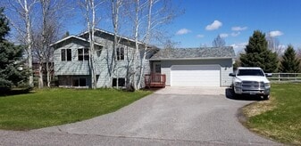 341 Valley Grove Dr in Bozeman, MT - Building Photo