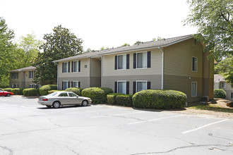 The Woods at Windy Hill in Marietta, GA - Foto de edificio - Building Photo