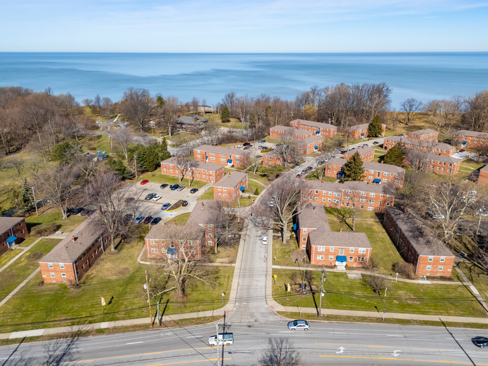 The Lakeside Apartments in Euclid, OH - Building Photo