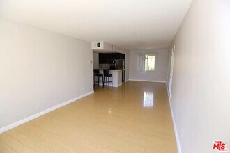 4405 Matilija Ave in Los Angeles, CA - Building Photo - Building Photo