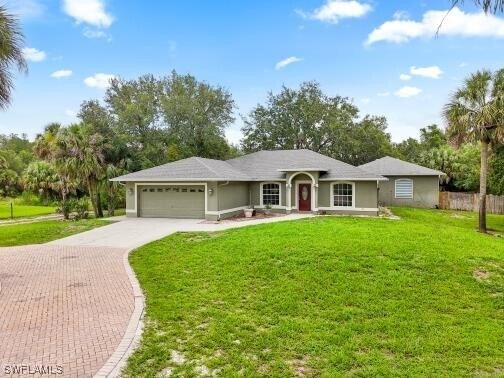 141 18th Ave NE in Naples, FL - Building Photo