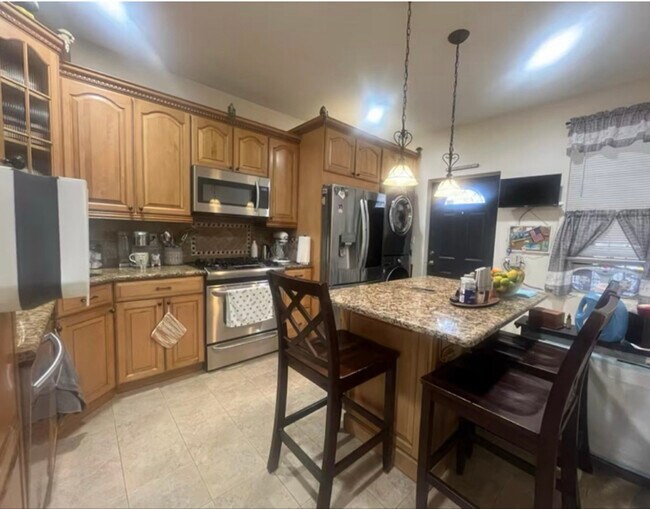 125-10 18th Ave in Queens, NY - Foto de edificio - Building Photo