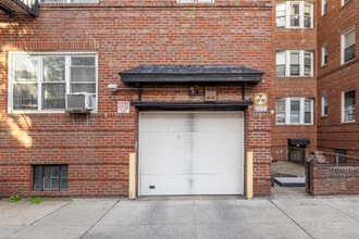 1775 E 18th St in Brooklyn, NY - Foto de edificio - Building Photo