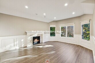 19469 SW Olson Ave in Lake Oswego, OR - Building Photo - Building Photo