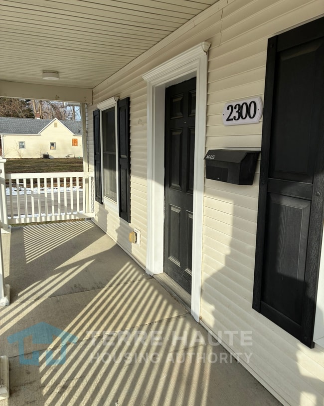 2300 Spruce St in Terre Haute, IN - Foto de edificio - Building Photo