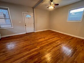 1513 W Erie St, Unit CH-1 in Chicago, IL - Building Photo - Building Photo