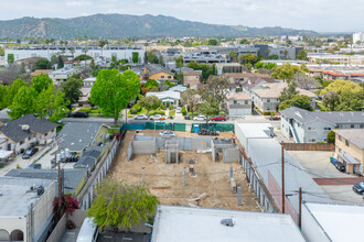 712 S Louise St in Glendale, CA - Building Photo - Building Photo