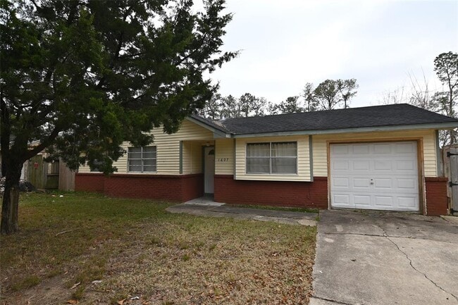 property at 1607 W Donovan St