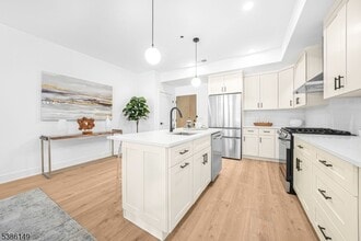 20 Encampment Court in Montville, NJ - Building Photo - Building Photo