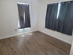 205 2nd Ave in Smithville, TX - Building Photo - Building Photo