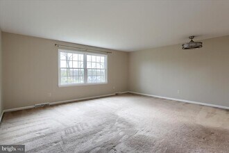 1515 Woodcrest Cir in Harrisburg, PA - Building Photo - Building Photo