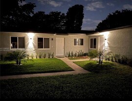 6121 SW 48th Ct in Davie, FL - Building Photo