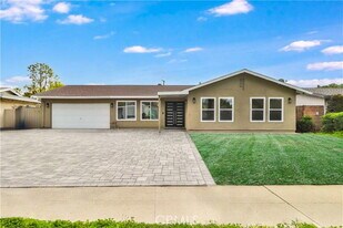 9752 Laramie Ave in Los Angeles, CA - Building Photo