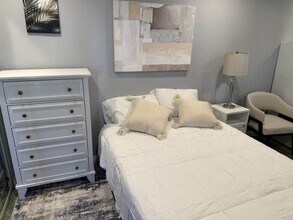 13601 Oxford Ct, Unit MINI HOUSE in Chino, CA - Building Photo - Building Photo