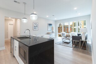The Avenue (1513 Ridge Ave) in Philadelphia, PA - Building Photo