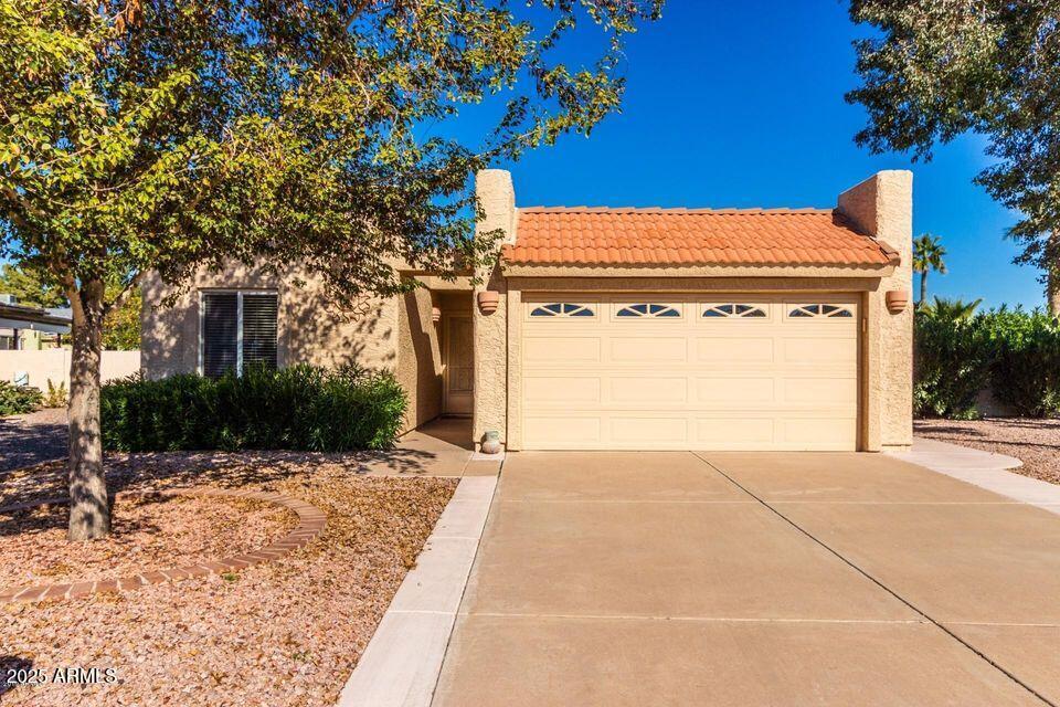 9444 E Lawndale Pl in Sun Lakes, AZ - Building Photo
