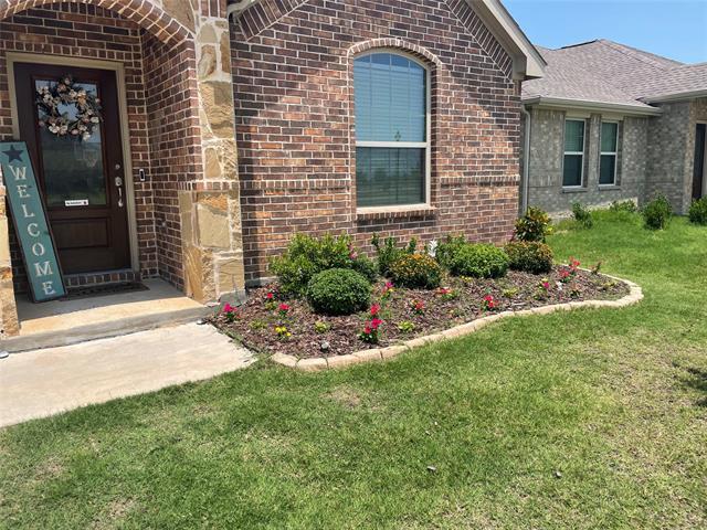 property at 806 Spruce Ln