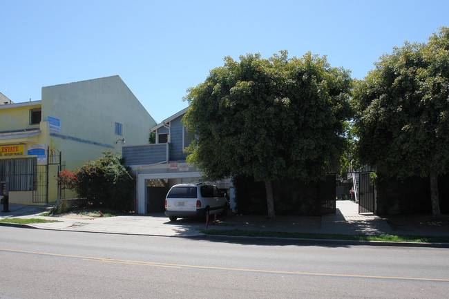 National View Apartments in San Diego, CA - Building Photo - Building Photo