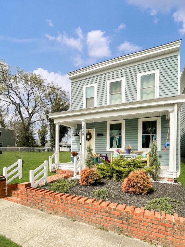 property at 1228 N 32nd St