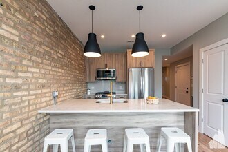 2535 N Campbell Ave in Chicago, IL - Foto de edificio - Building Photo