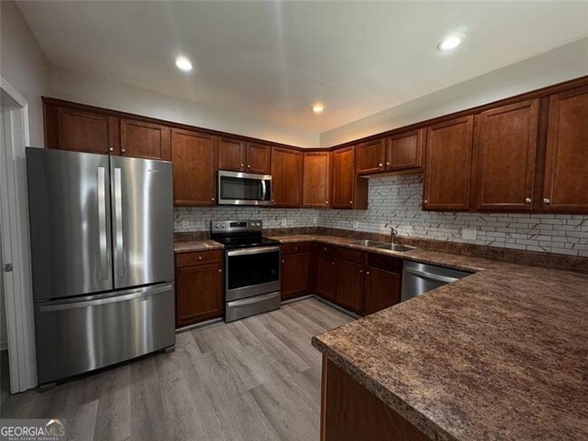 property at 1812 Lakewood Terrace SE