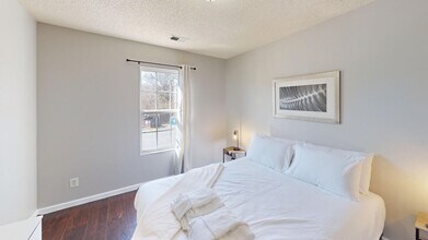 56 Middleton Ct in Cartersville, GA - Building Photo - Building Photo