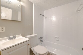 Caldwell Courts in Dallas, TX - Building Photo - Interior Photo