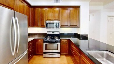 37 Spanish Lace in Irvine, CA - Building Photo - Building Photo
