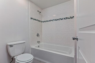 998 Tremont St, Unit #1 in Boston, MA - Building Photo - Building Photo