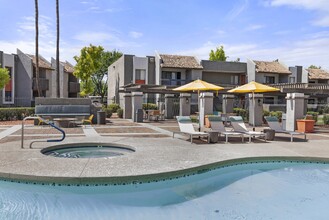 Park Tower Apartments in Chandler, AZ - Foto de edificio - Building Photo